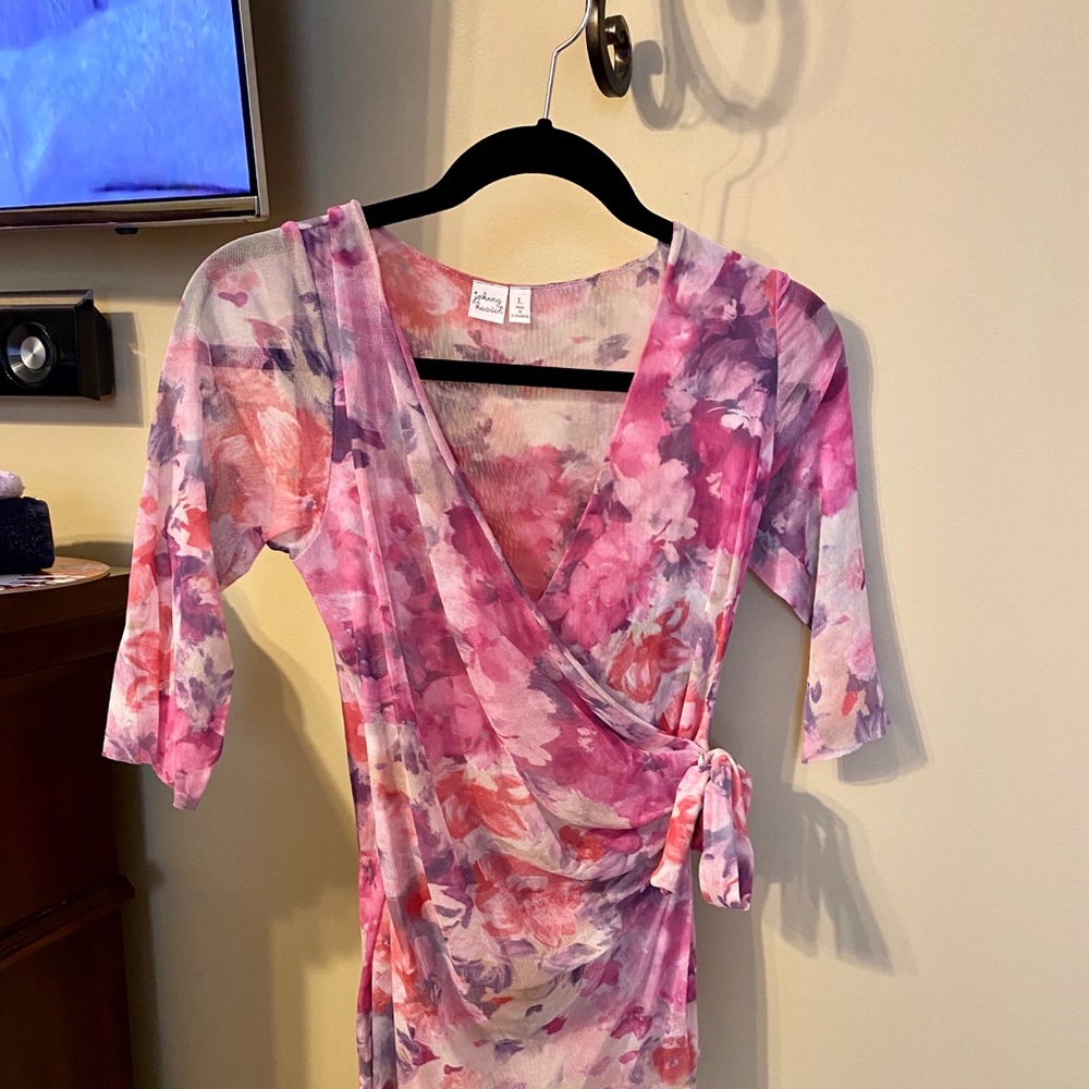 5 for $25 Johnny heaven woman’s top